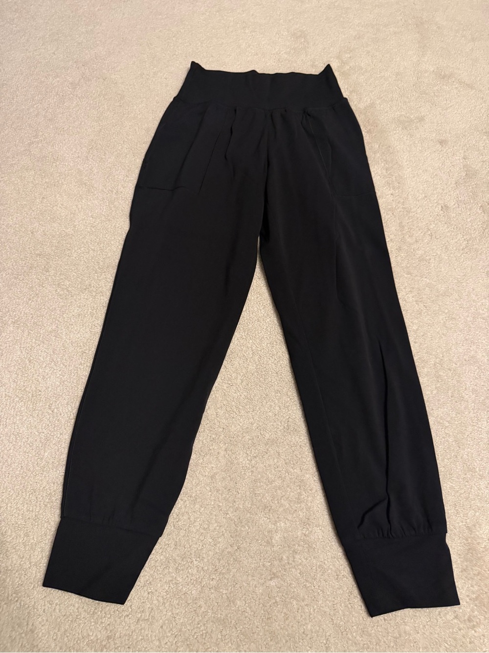 Athleta Black salutation High-Waist Jogger Pants